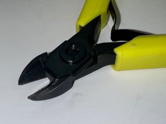 Facom 405.10RMTF - Micro-Tech® Pliers  "rugged" cutters  with offcut retainer - FLUO - Cardon Tools