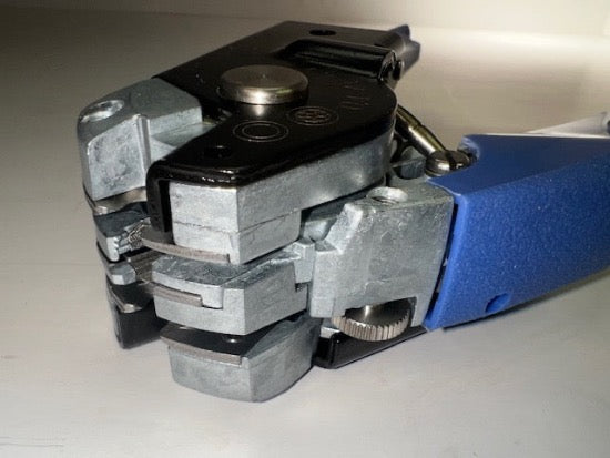 FACOM France  985762 - DUAL AUTOMATIC WIRE CUTTER-STRIPPER - Cardon Tools